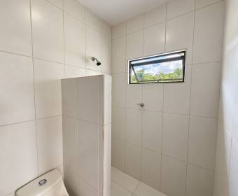Casa de 2 plantas con 2 habitaciones en Veredas del Arroyo, La Guacima