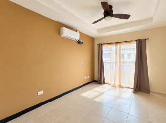 Casa en alquiler en Condominio Doña Elsie en La Guacima de Alajuela.