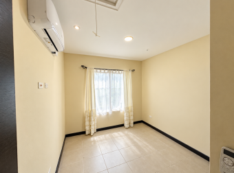 Casa en alquiler en Condominio Doña Elsie en La Guacima de Alajuela.