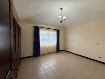 Venta de residencia con vistas panorámicas en San Isidro de Heredia #27-442 GS