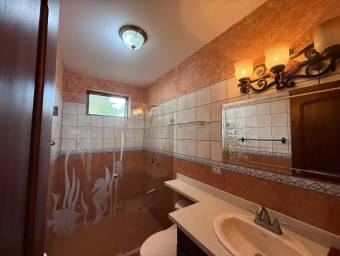 Venta de residencia con vistas panorámicas en San Isidro de Heredia #27-442 GS