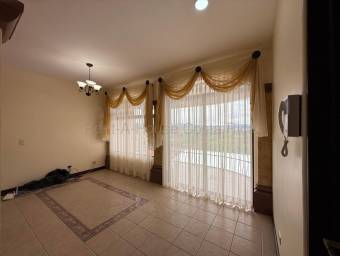 Venta de residencia con vistas panorámicas en San Isidro de Heredia #27-442 GS