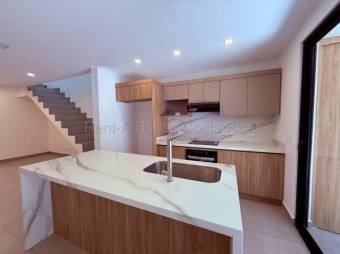 Alquiler de Moderno Apartamento DUPLEX en ULLOA-Heredia. RAH 27-867