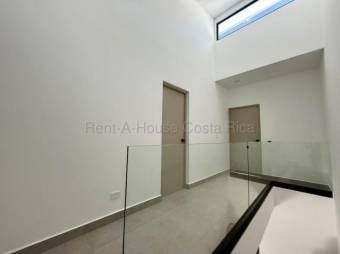 Alquiler de Moderno Apartamento DUPLEX en ULLOA-Heredia. RAH 27-867