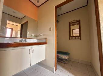 VENTA DE CASA CON APARTAMENTO  BARRIO ARANJUEZ