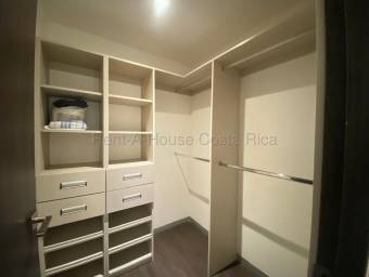 Se alquila apartamento en Santa Ana San José 27-585