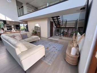 Venta de casa contemporánea de lujo en La Guácima #26-2257 GS