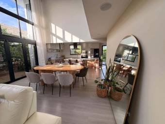 Venta de casa contemporánea de lujo en La Guácima #26-2257 GS