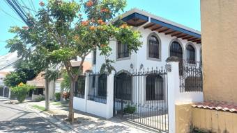 Venta de propiedad con 2 apartamentos en San Rafael de Escazú #26-1207 GS