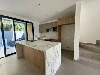 Se alquila apartamento en Ulloa Heredia 27-867