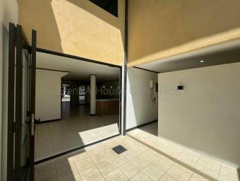 Se alquila casa en Pozos Santa Ana 27-865