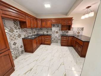Venta de Casa en El Coyol de Alajuela. RAH 27-897
