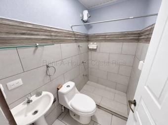 Venta de Casa en Montecillos de Alajuela. RAH 27-900