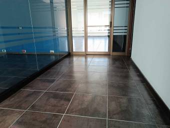 Alquiler de oficina con vista en centro comercial de Escazú #23-2992 GS