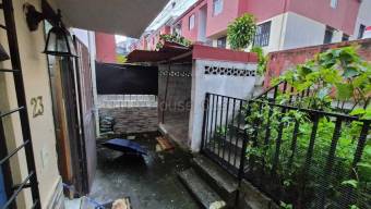 Venta de Apartamento en Condominio Montemar, Colima de Tibás. RAH 27-729