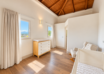 Casa de lujo en venta en condominio ubicado en Río Oro, Santa Ana.