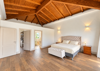 Casa de lujo en venta en condominio ubicado en Río Oro, Santa Ana.
