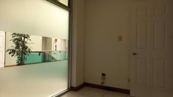 Se alquila local comercial en Sanchez Curridabat 24-1304