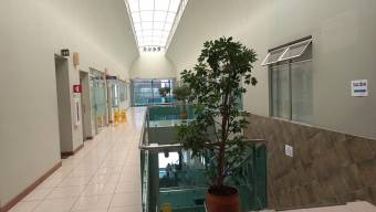 Se alquila local comercial en Sanchez Curridabat 24-1304