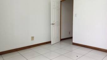 Se alquila local comercial en Sanchez Curridabat 24-1304