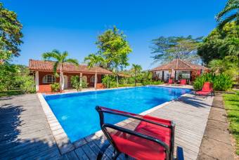 10 Rental Units & 3 Pools
