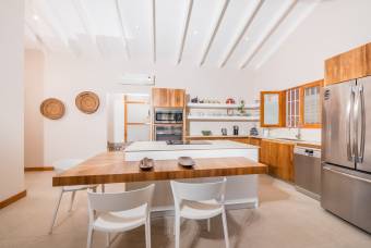 10 Rental Units & 3 Pools