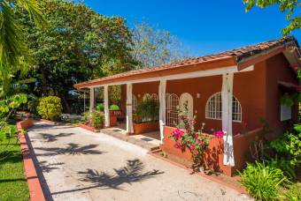 10 Rental Units & 3 Pools