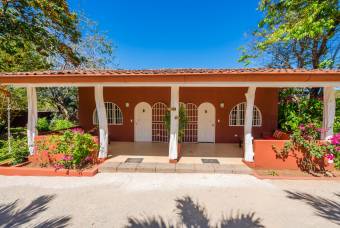 10 Rental Units & 3 Pools