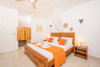 10 Rental Units & 3 Pools