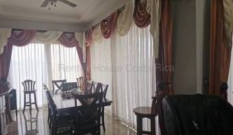 Venta de Lote  5 BODEGAS Y 3 CASAS en La Guácima de Alajuela. RAH 27-916