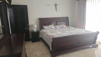 Venta de Lote  5 BODEGAS Y 3 CASAS en La Guácima de Alajuela. RAH 27-916