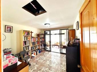 Venta de Casa Comercial en Oreamuno-Potrero Cerrado, Cartago. RAH 27-915 Venta de Casa Comercial en Oreamuno-Potrero Cerrado, Cartago. RAH 27-915