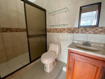 Venta de edificio de uso mixto con rentas activas en Barrio Morazán #26-2121 GS