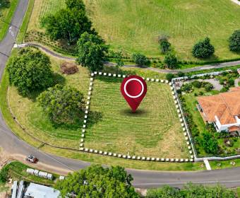 Lote plano de 1,299 m2 a la venta en el Residencial Ciudad Hacienda Los Reyes, La Guacima