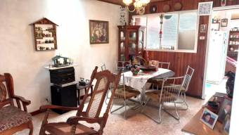 Se vende casa en San Vicente Moravia 25-47