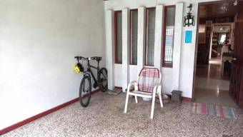 Se vende casa en San Vicente Moravia 25-47