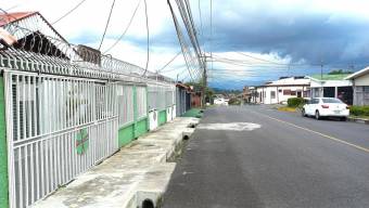 Se vende casa en San Vicente Moravia 25-47