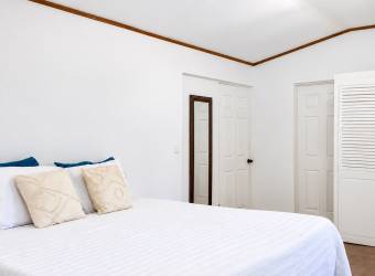 Finca con cuatro casas y piscinas privadas en Guanacaste para vivir y generar ingresos Finca con cuatro casas y piscinas privadas en Guanacaste para vivir y generar ingresos