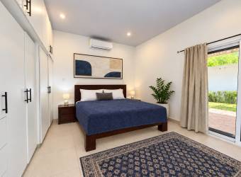 Finca con cuatro casas y piscinas privadas en Guanacaste para vivir y generar ingresos Finca con cuatro casas y piscinas privadas en Guanacaste para vivir y generar ingresos