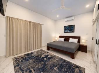 Finca con cuatro casas y piscinas privadas en Guanacaste para vivir y generar ingresos Finca con cuatro casas y piscinas privadas en Guanacaste para vivir y generar ingresos