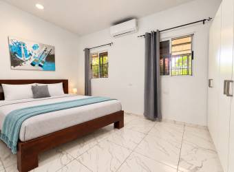 Finca con cuatro casas y piscinas privadas en Guanacaste para vivir y generar ingresos Finca con cuatro casas y piscinas privadas en Guanacaste para vivir y generar ingresos