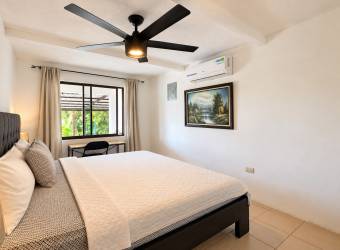 Finca con cuatro casas y piscinas privadas en Guanacaste para vivir y generar ingresos Finca con cuatro casas y piscinas privadas en Guanacaste para vivir y generar ingresos