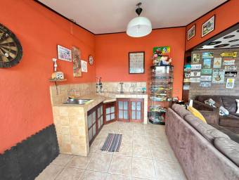 Venta de casa de uso mixto con bar independiente en Mercedes Norte #26-1903 GS