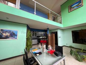 Venta de casa de uso mixto con bar independiente en Mercedes Norte #26-1903 GS