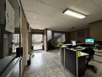 Venta de edificio comercial con oficinas y parqueos #25-929 GS