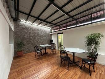 Venta de edificio comercial con oficinas y parqueos #25-929 GS