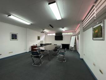 Venta de edificio comercial con oficinas y parqueos #25-929 GS