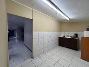 Venta de edificio comercial con oficinas y parqueos #25-929 GS