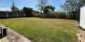 Venta de Lote  5 BODEGAS Y 3 CASAS en La Guácima de Alajuela. RAH 27-916