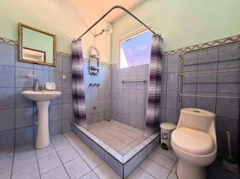 Venta de Casa en Grecia-Puente de Piedra. RAH 27-886